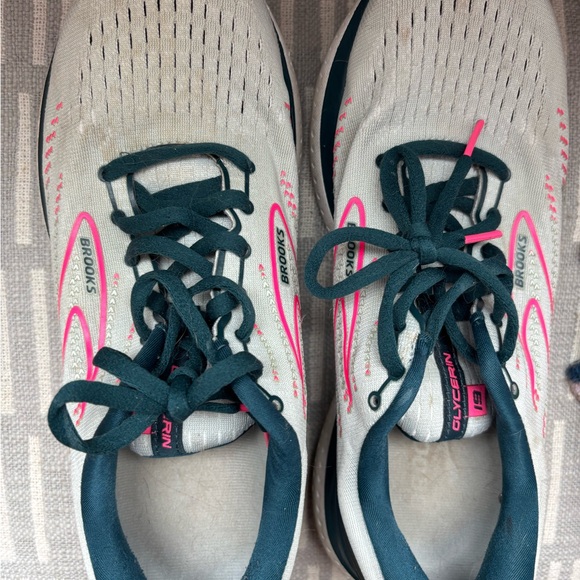 Women's Running Shoes brooks size 11. Glycerin 19 is the style. - Picture 7 of 8